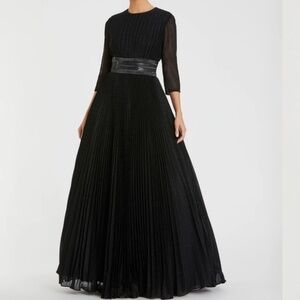 IEENA FOR MAC DUGGAL Gown NWT